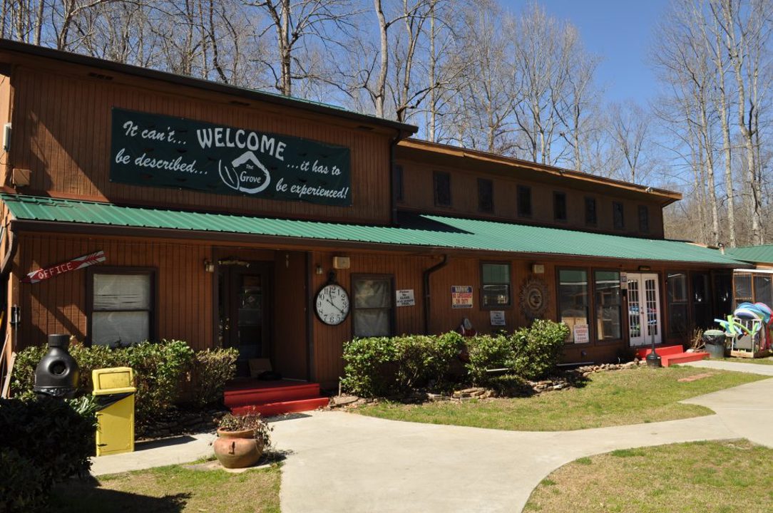 Mountain Creek Grove clubhouse exterior