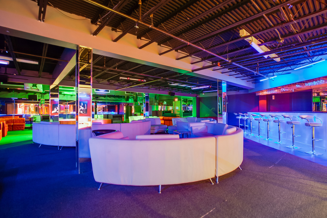 Lounge with circular seating