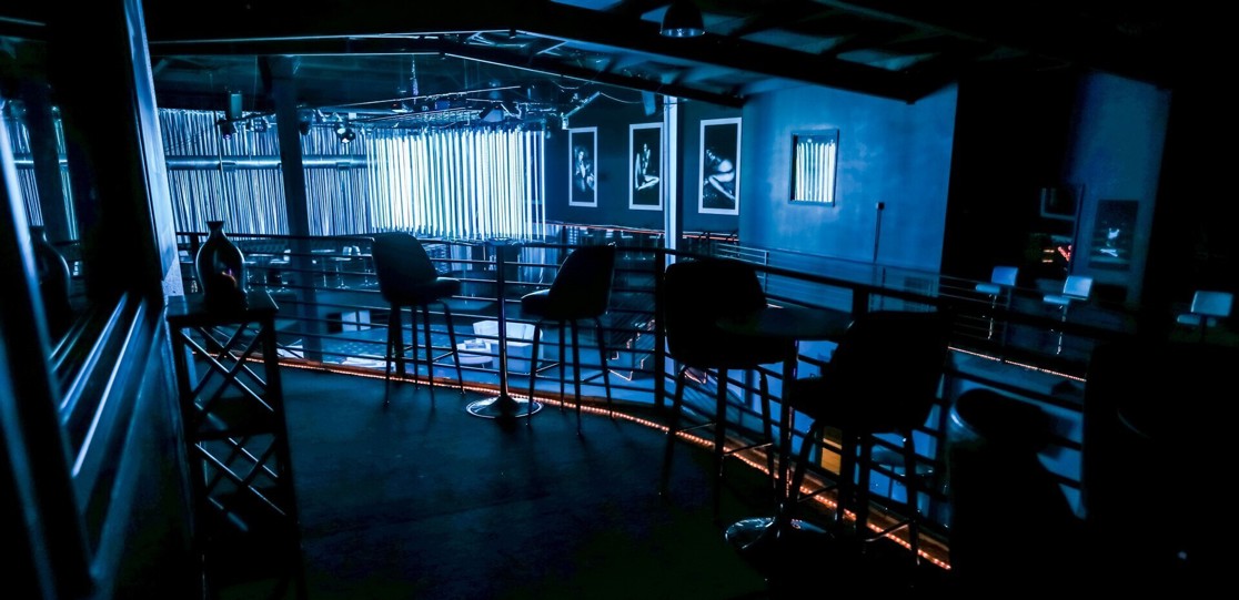 Panoramic view of the lounge interior