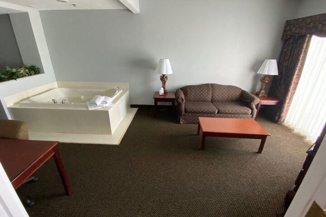 Jacuzzi suite