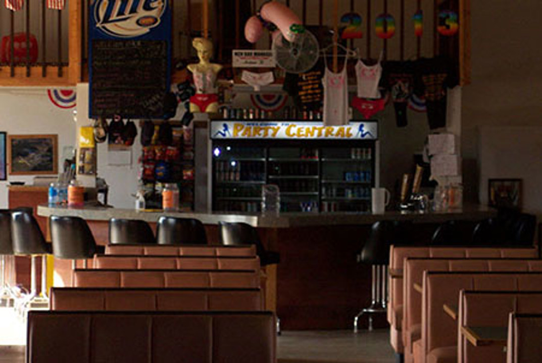 Central bar interior