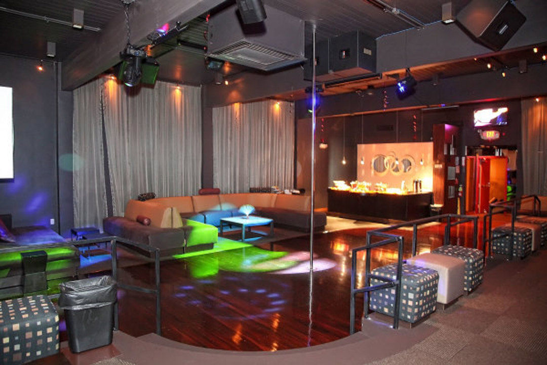 Entertainment lounge with seating