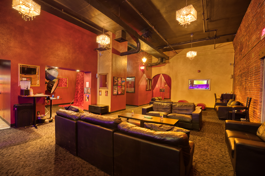 Lounge with leather seating