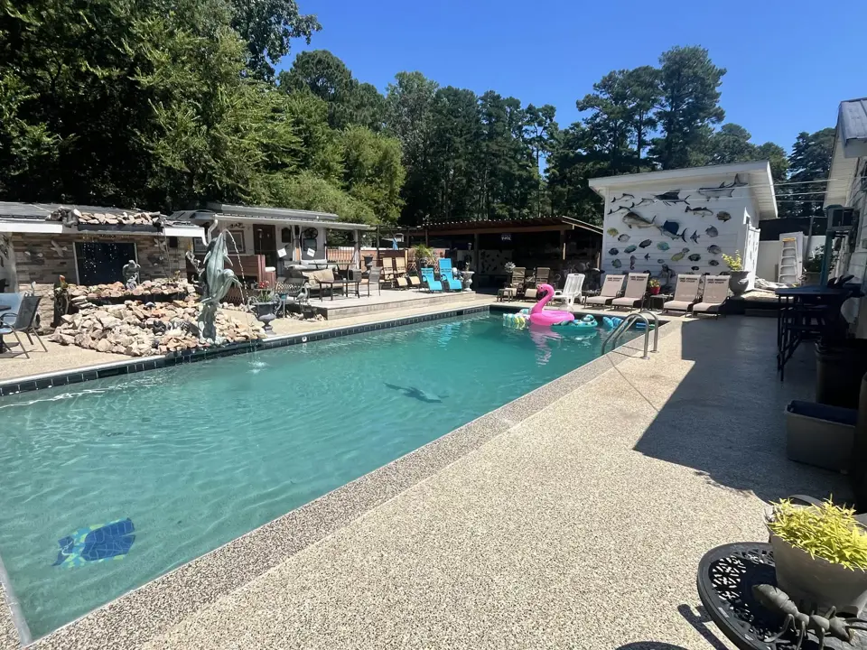 Outdoor swimming pool