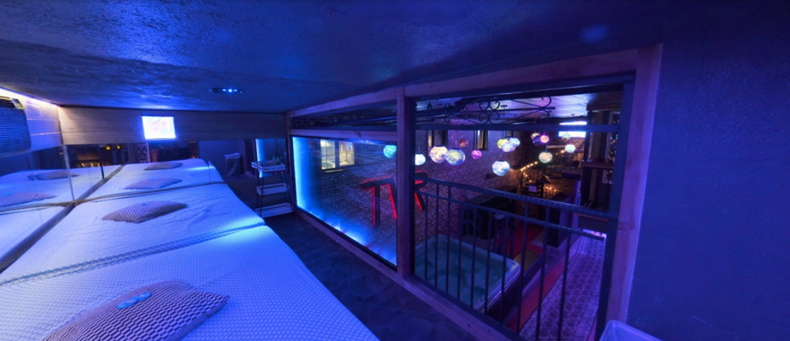 Upper-level play area