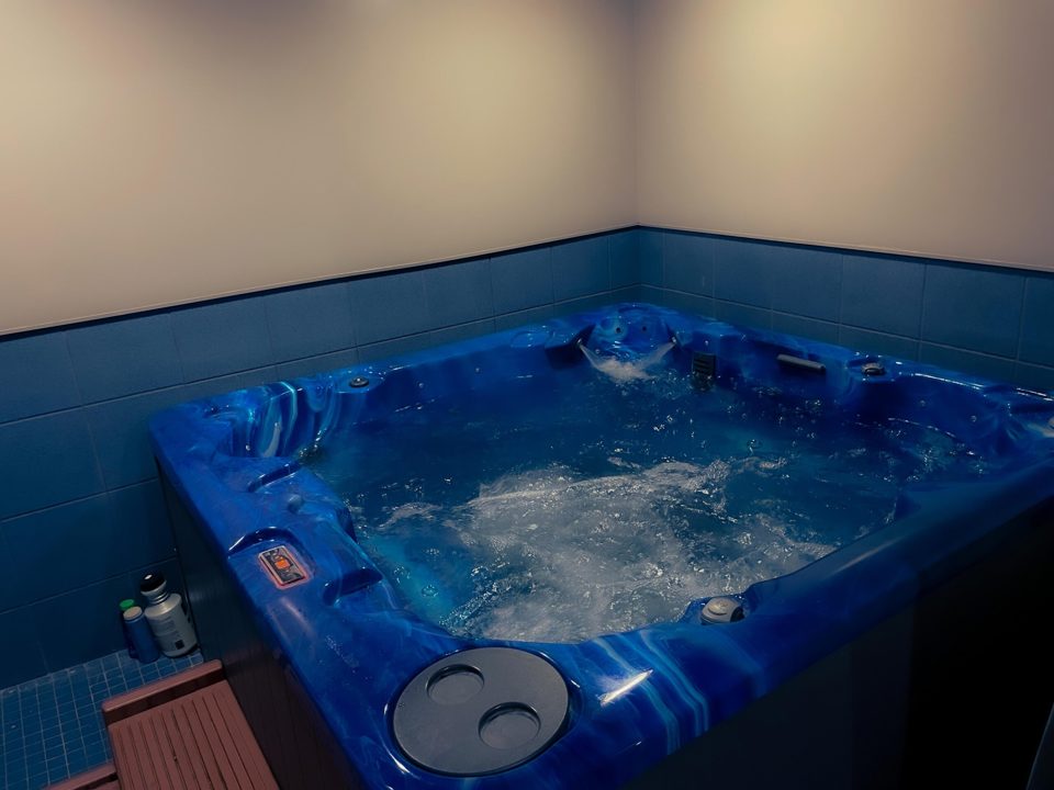 Indoor hot tub